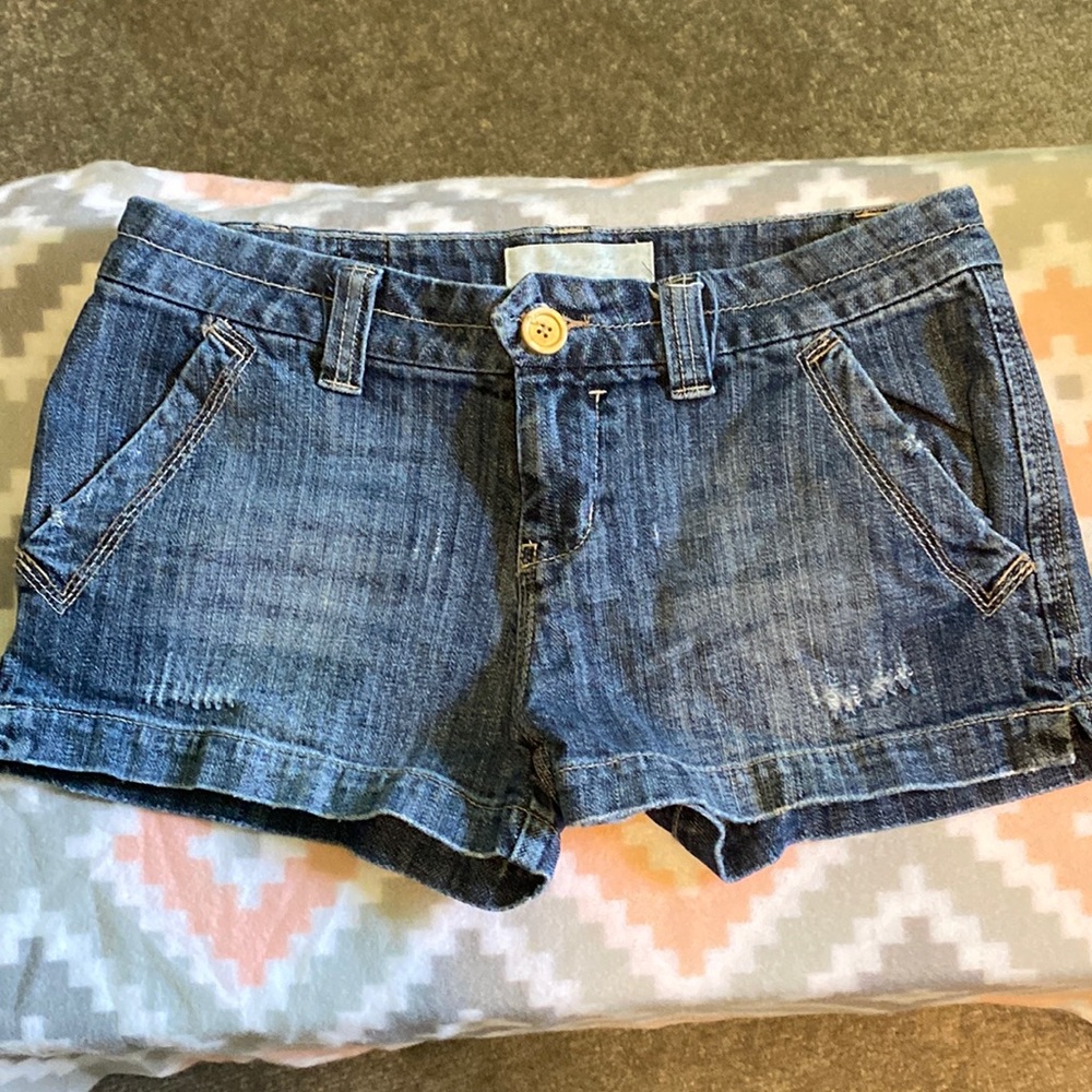 Women’s Maurice’s 5/6 Jean Shorts EUC